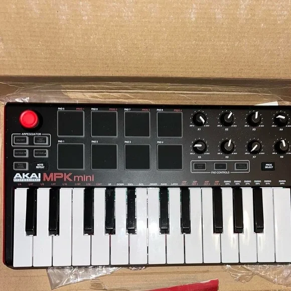 Akai midi mini keyboard. Open to offers! Brand New in the box! - Picture 2 of 3